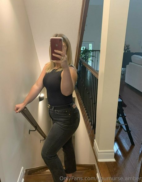 yournurse amber bonita estrella porno imagen