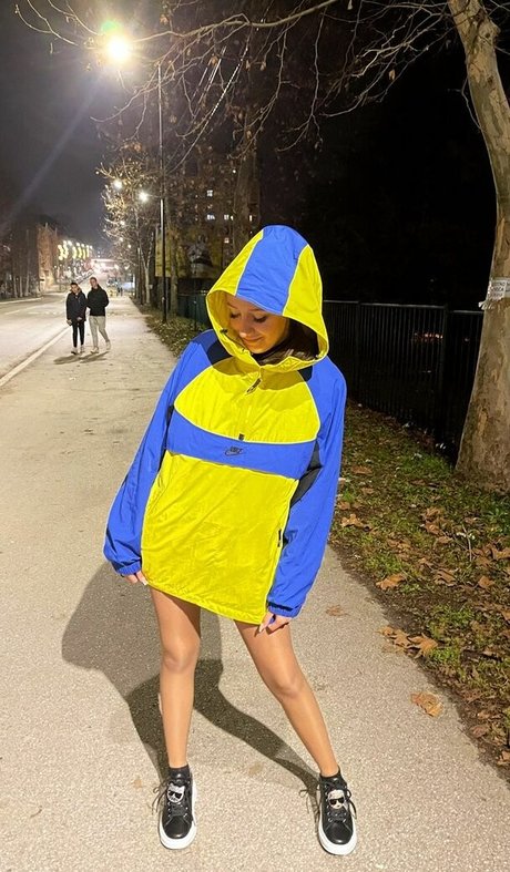 Tea Divljak sexo estrella porno galerías