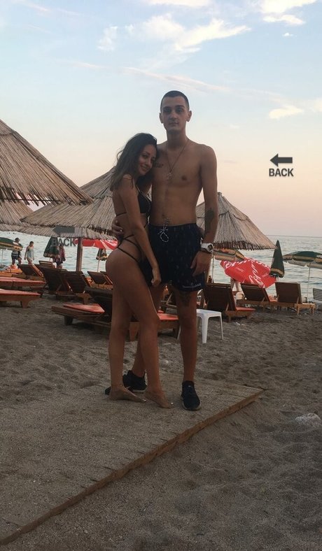 Tea Divljak desnudos de estrellas porno foto