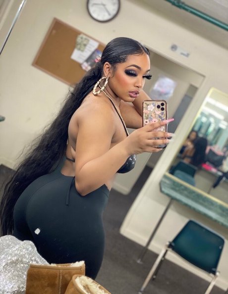 theedommee modelo caliente recopilación