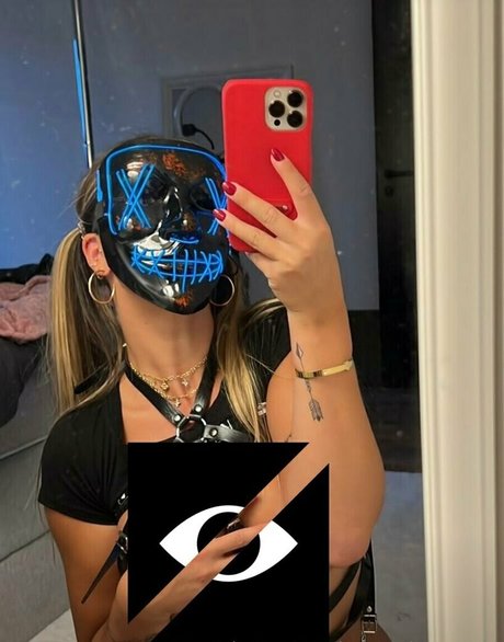 laramarieconrads modelo de alta definición archivo