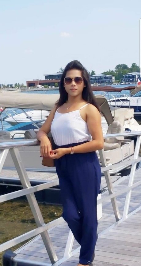 ayavonlee modelo desnudos imagen