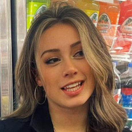 Serena Mello desnudos de estrellas porno galería