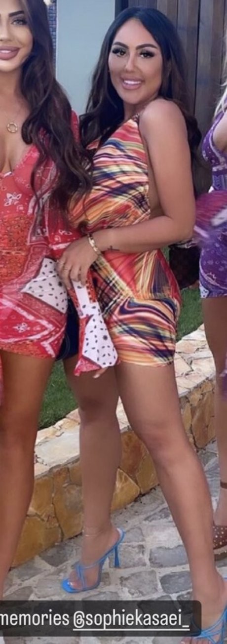 Sophie Kasaei modelo erótico galería
