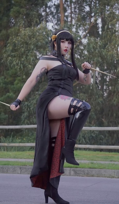 MokomaruCos bonita estrella porno foto