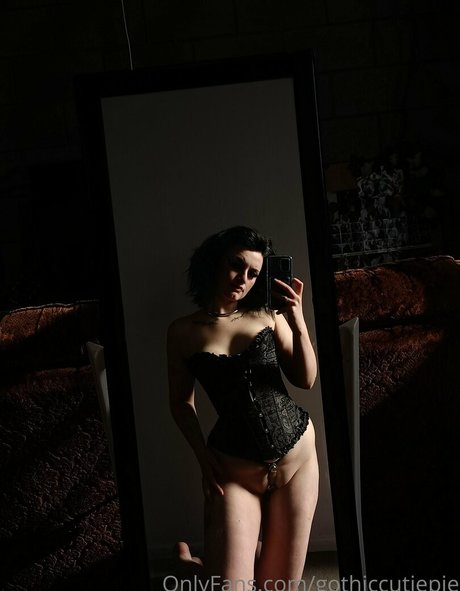 gothiccutiepie desnudos de modelos recopilación