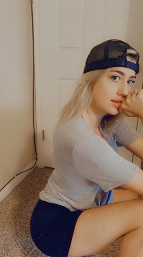 piercing asiático onlyfans caliente bonita archivo