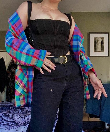 Casey Lee Williams arte estelar archivo