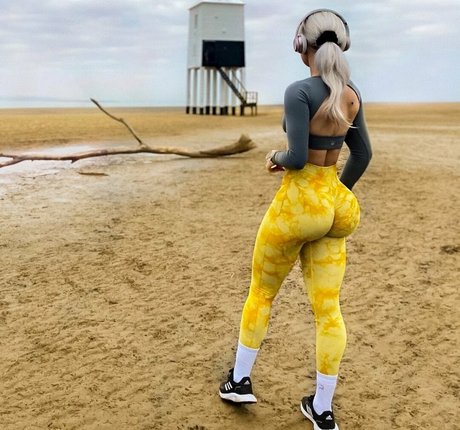 Zara Louisa estrella porno desnuda imágenes