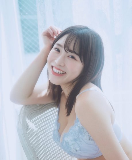 Nano Manamo estrella porno adulto imágenes