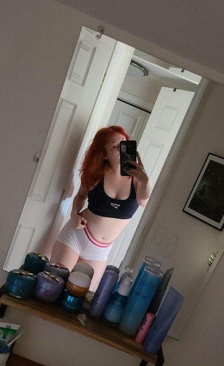 yokaioppai modelo pornografico galería