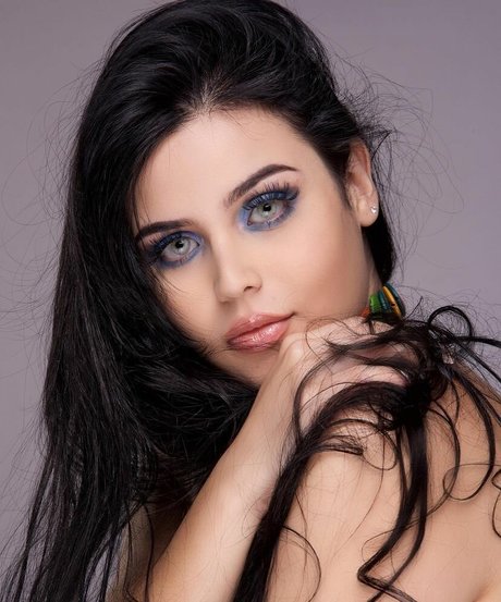 Paola Migliorini hermosa estrella archivo