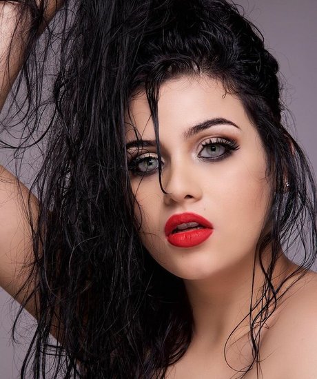 Paola Migliorini modelo sexy archivo