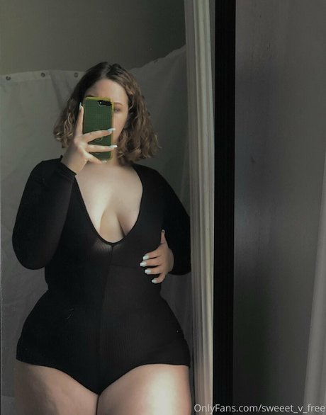 sweeet v free modelo desnuda fotos