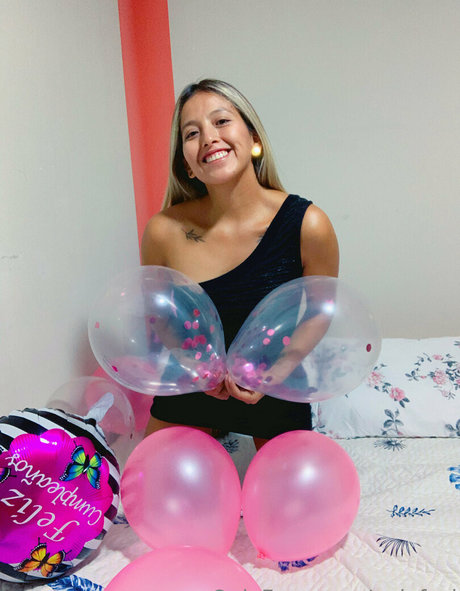 onlyfsol modelo desnudo galería