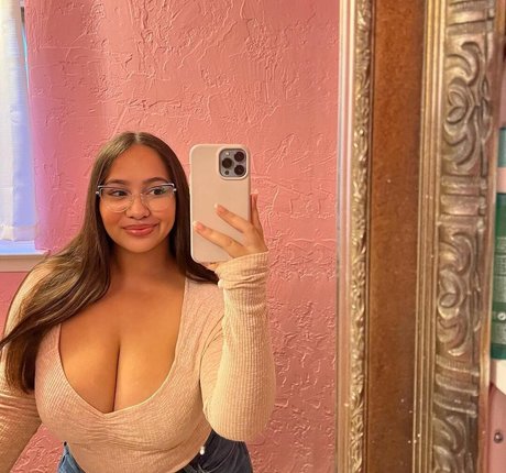 Ellie Johnston estrella de alta definición foto