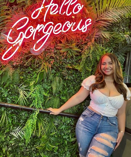 Ellie Johnston estrella porno atractiva foto