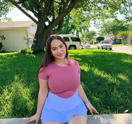 Ellie Johnston modelo adulto imágenes