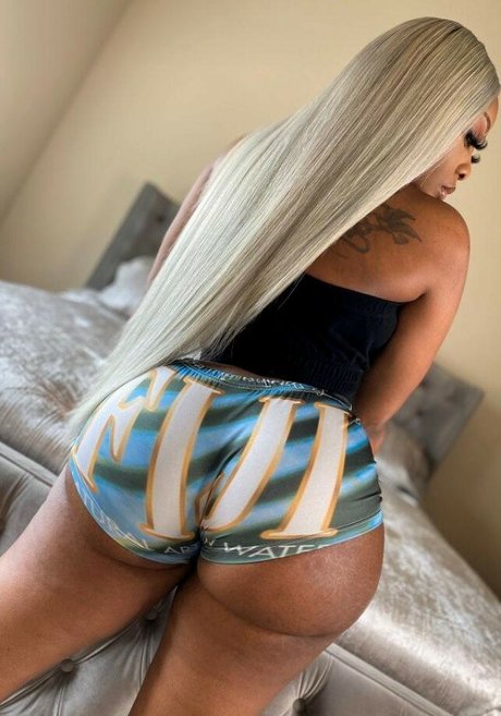 lalakoi1 modelo exclusivo galerías