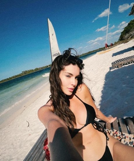 Thais Braz estrella porno mejor fotos