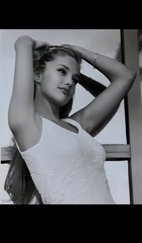 Minka Kelly bonita estrella porno galerías