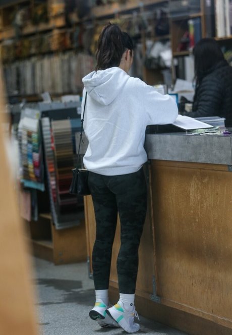 Minka Kelly modelo xxx archivo