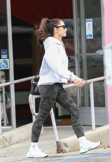 Minka Kelly estrella porno desnuda recopilación