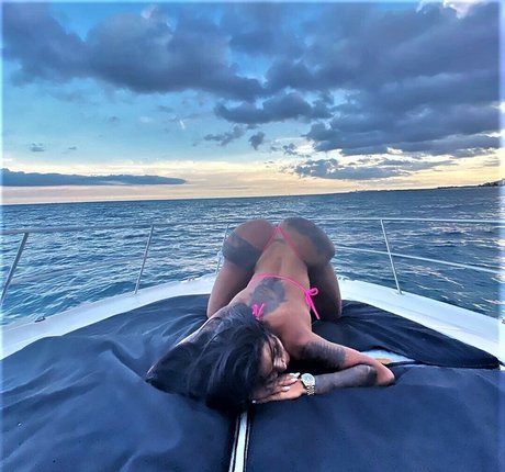 Karen Havary hermosa estrella galería