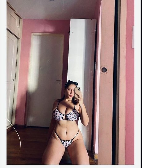 Ludmila Luquez estrella porno desnuda imágenes