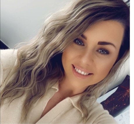 onlyfans de mujeres trans de talla grande hermosa caliente imagen