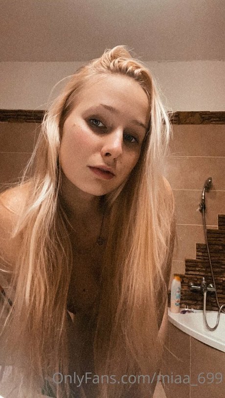 miaa 699 bonita modelo imagen