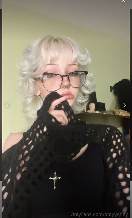 cheyy cheyy estrella caliente imágenes