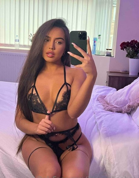 itsangelinabae estrella porno sexy fotos