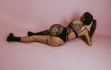 Lasse Lagoni modelo desnudo galerías