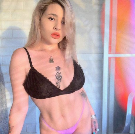 Shira Sasson estrella porno bonita fotos