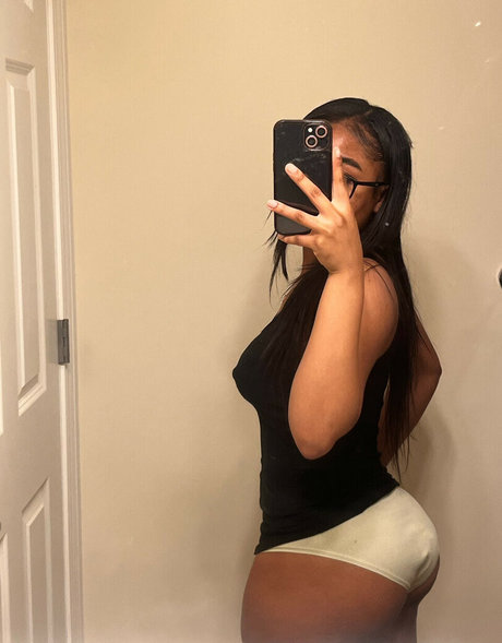 Kayyoniii estrella sexy galerías