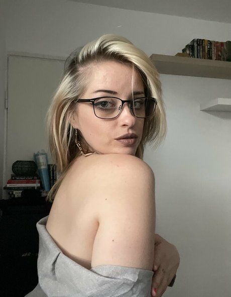 Anastasia Freiberg estrella porno en alta definición galerías