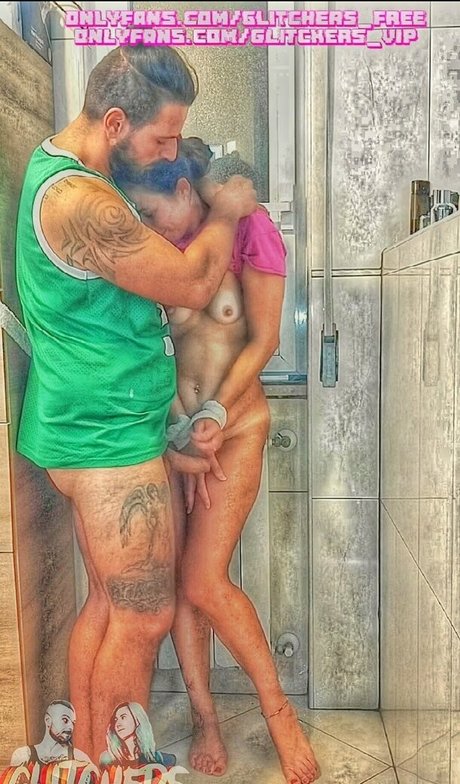 glitchers free sexo modelo galerías