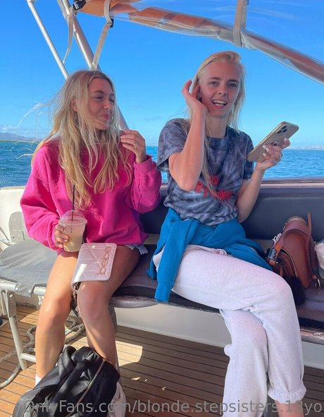 blonde stepsisters 18yo modelo mejor recopilación