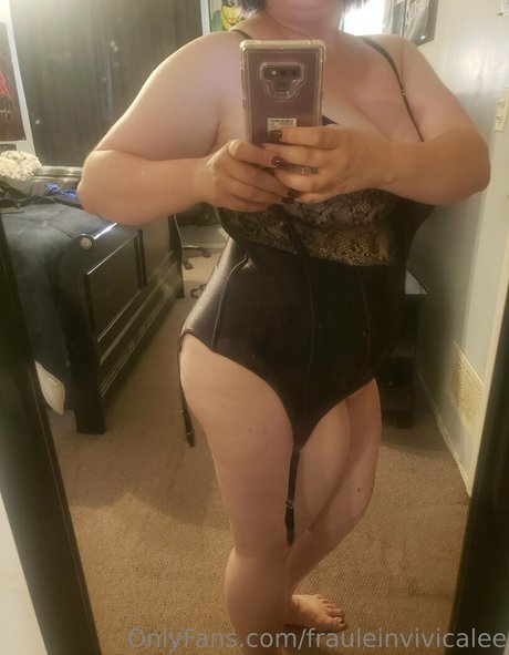 frauleinvivicalee estrella porno desnuda fotos