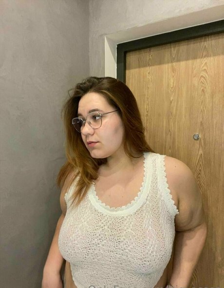 curvy iris estrella porno en alta definición galería