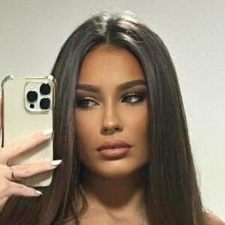 maddie maye modelo desnuda galería