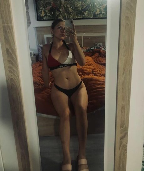 Lia Swan bonita estrella galería