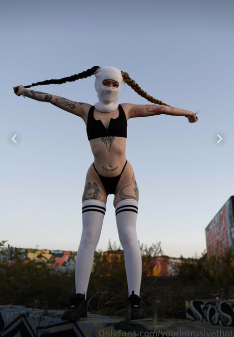 yourintrusivethot modelo bonita galería