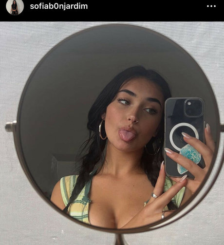 Sofia Bonjardim estrella porno en alta definición foto