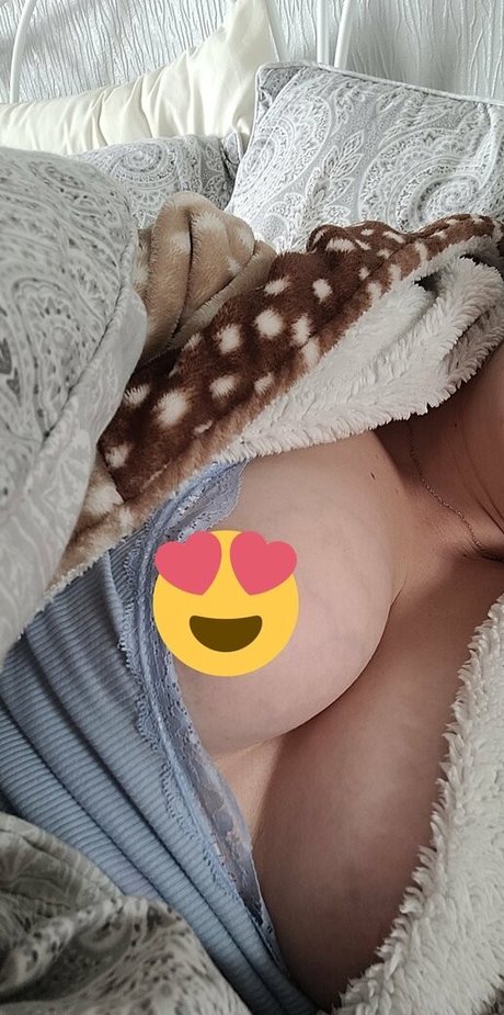 FlirtyDaniellaX modelo superior archivo