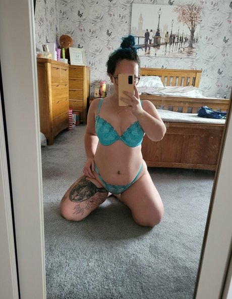 FlirtyDaniellaX modelo xxx imágenes