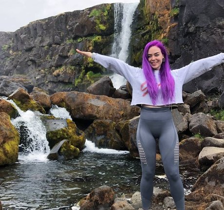 NerdForge actriz de desnudos imagen