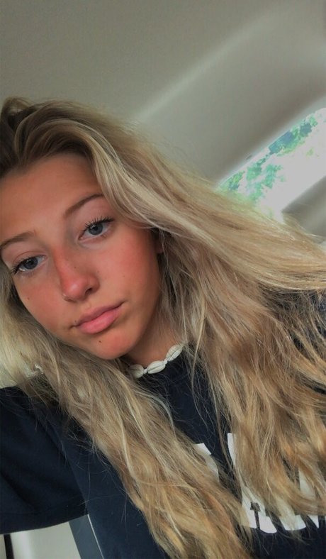 Chelsea Mariani modelo hd foto