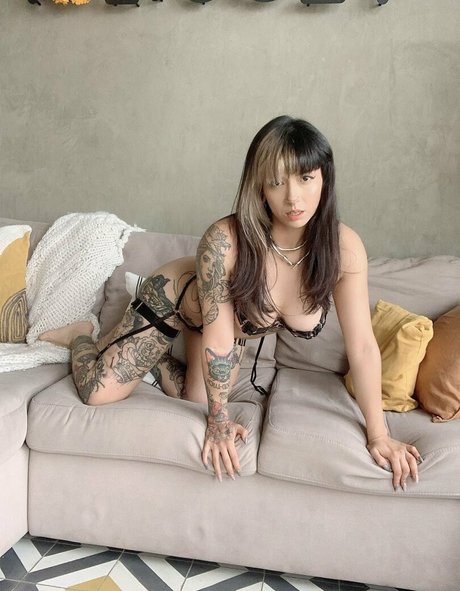 Vikat Bang actriz de desnudos galería